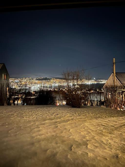 Aurora Apartment Very Close To Cable Car And Sherpatrappa Тромсьо Екстериор снимка