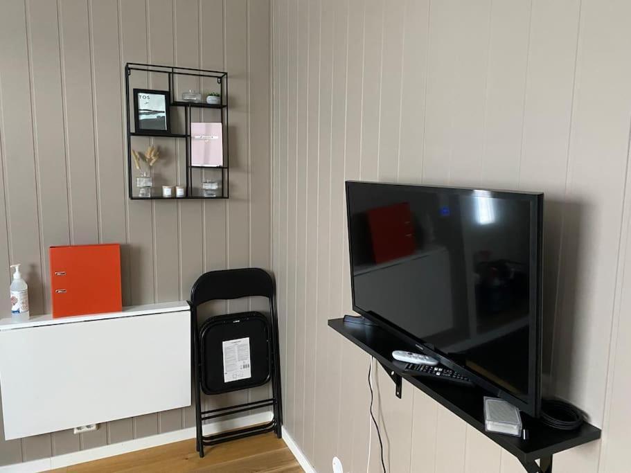Aurora Apartment Very Close To Cable Car And Sherpatrappa Тромсьо Екстериор снимка
