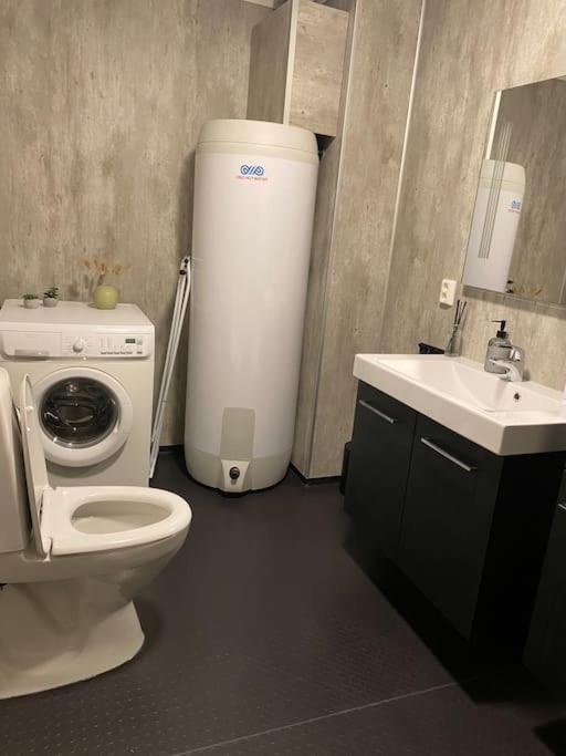 Aurora Apartment Very Close To Cable Car And Sherpatrappa Тромсьо Екстериор снимка