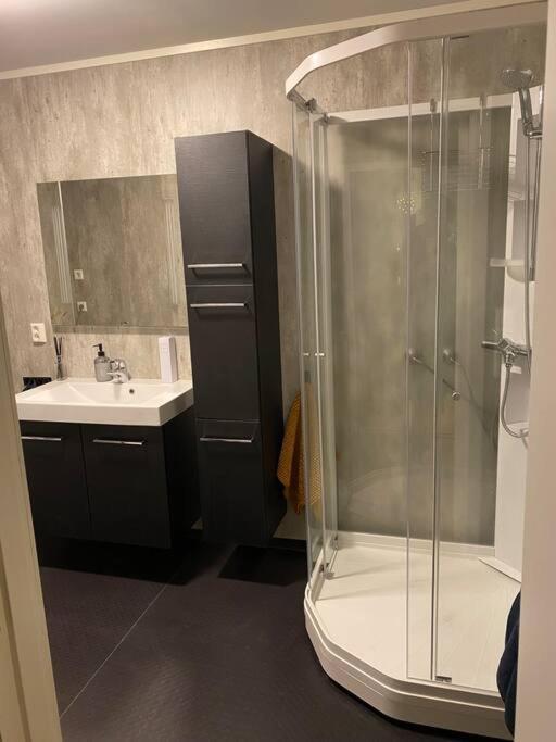 Aurora Apartment Very Close To Cable Car And Sherpatrappa Тромсьо Екстериор снимка
