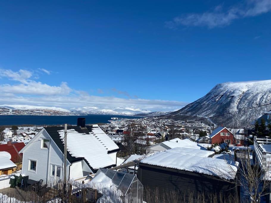 Aurora Apartment Very Close To Cable Car And Sherpatrappa Тромсьо Екстериор снимка