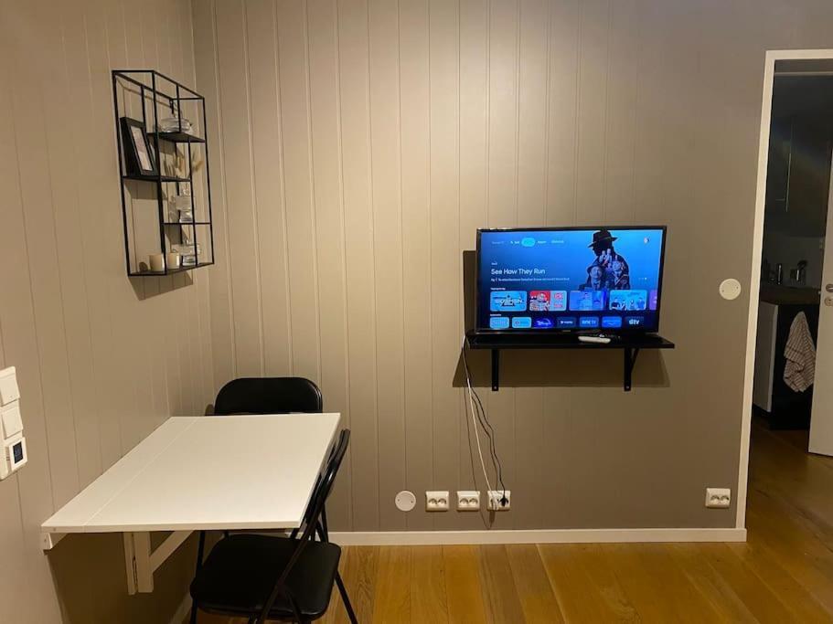Aurora Apartment Very Close To Cable Car And Sherpatrappa Тромсьо Екстериор снимка